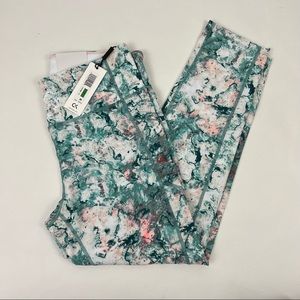 NWT Calvin Klein Leggings Size Large